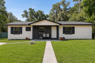 1227 Merritt St in Altamonte Springs, FL - Building Photo