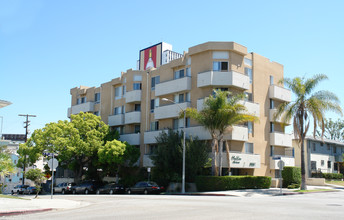 Skyline Apartments in Los Angeles, CA - Building Photo - Building Photo