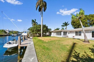 2710 NE 48th Ct in Lighthouse Point, FL - Building Photo - Building Photo