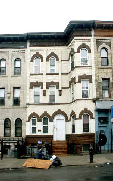 231 Eldert St in Brooklyn, NY - Building Photo