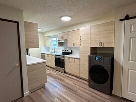 Knight Apartments in Portland, OR - Building Photo