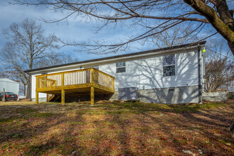 75 Ferncliff Dr in Rossville, GA - Foto de edificio - Building Photo