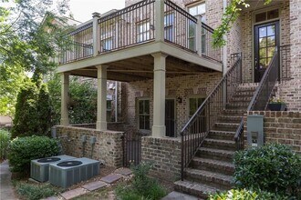 3043 Stone Gate Dr NE in Atlanta, GA - Building Photo - Building Photo