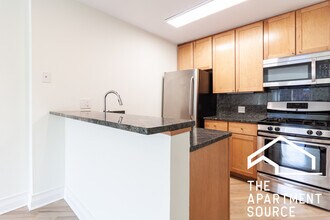 936 W Grace St in Chicago, IL - Building Photo - Building Photo