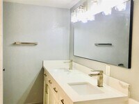 5530 Truett St photo'