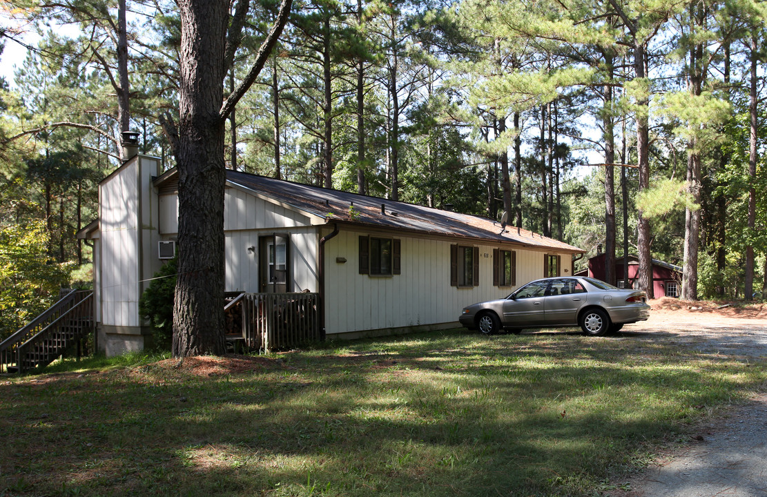 594 Cedar Lake Rd in Chapel Hill, NC - Building Photo