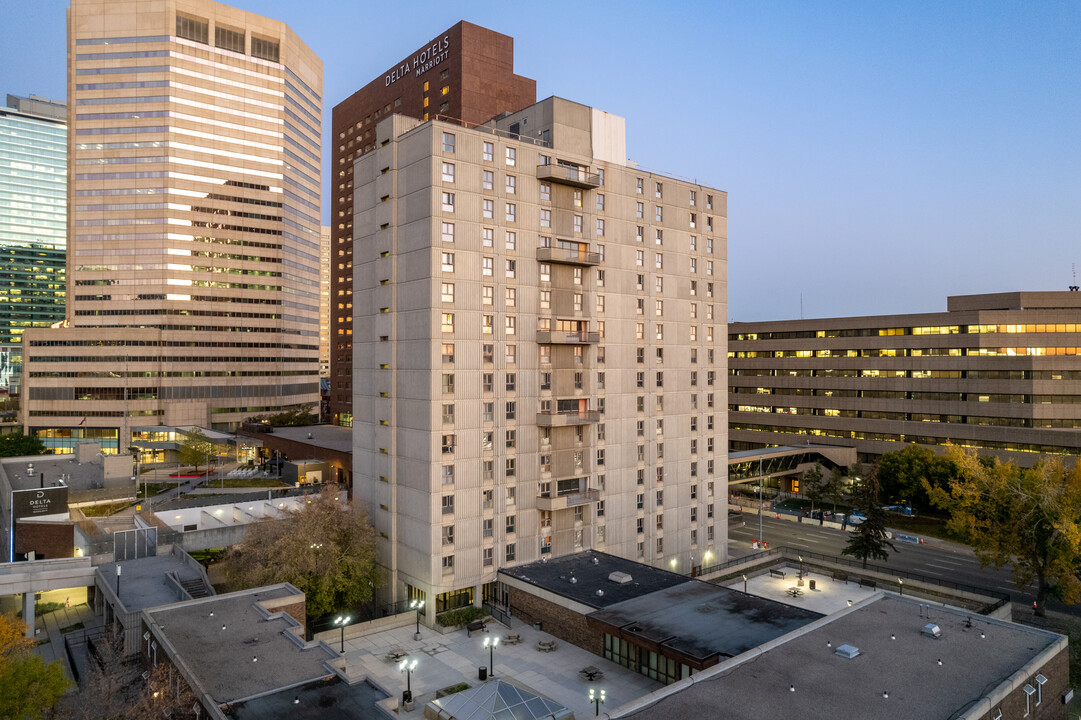 Baker House in Calgary, AB - Building Photo