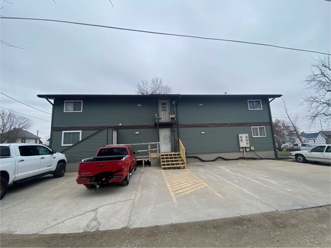 616 W Boone St, Unit 2 in Marshalltown, IA - Foto de edificio - Building Photo