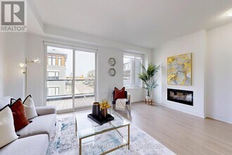 42 Carole Bell Wy in Markham, ON - Building Photo - Building Photo