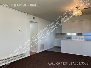 5026 Delray Dr in Lansing, MI - Building Photo - Building Photo
