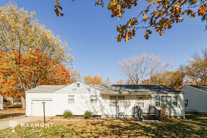 10808 E 58 St in Raytown, MO - Building Photo