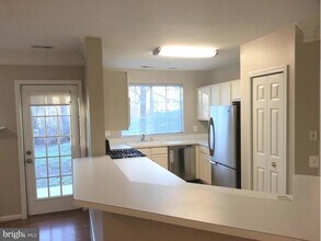 12501 Hayes Ct in Fairfax, VA - Building Photo - Building Photo