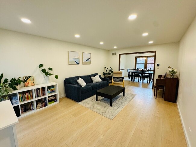 817 Huntleigh Dr in Naperville, IL - Building Photo - Building Photo