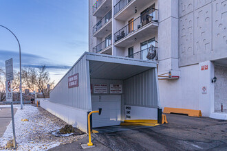 The Valhalla in Edmonton, AB - Building Photo - Building Photo