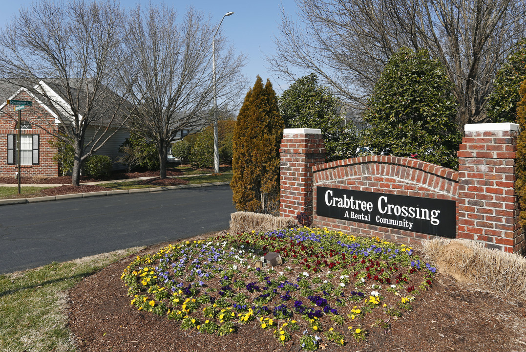 Crabtree Crossing Apartments and Townhomes in Morrisville, NC - Foto de edificio