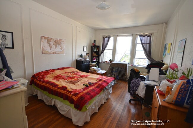 property at 1820 Commonwealth Ave