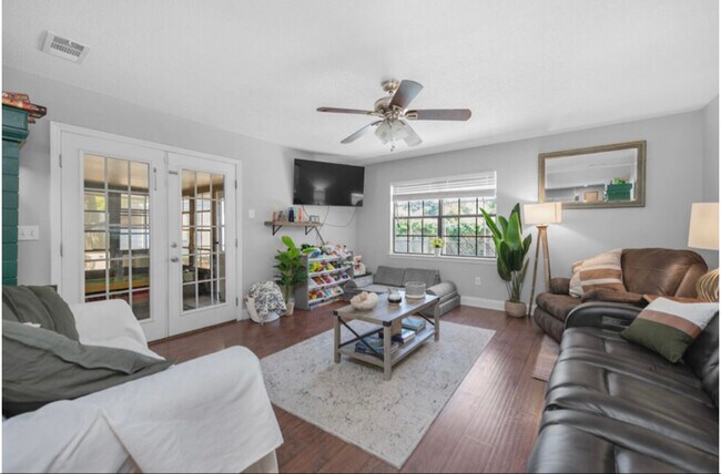 111 Robinwood Dr NW in Fort Walton Beach, FL - Building Photo - Building Photo
