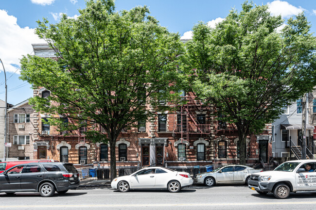 216 Pennsylvania Ave in Brooklyn, NY - Foto de edificio - Building Photo