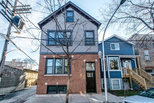 property at 2761 W St Mary St