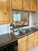 536 Wakefield Dr in Charlotte, NC - Building Photo - Building Photo
