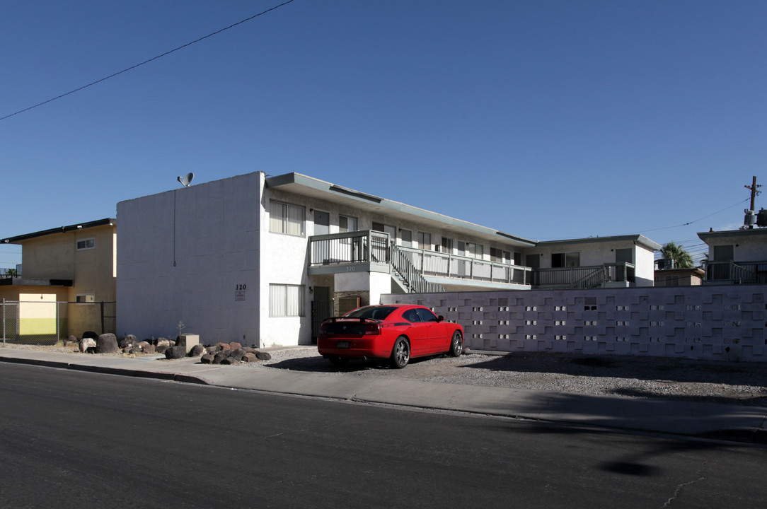 316-320 W Cleveland Ave in Las Vegas, NV - Foto de edificio