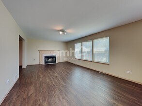 916 Mazalin Dr in Shorewood, IL - Building Photo - Building Photo
