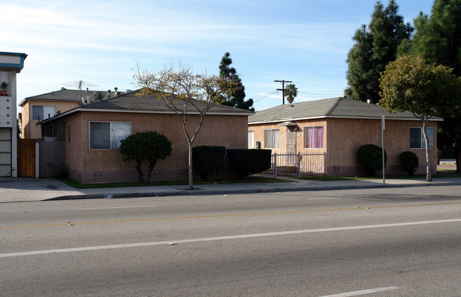 248-250 W Arbor Vitae St in Inglewood, CA - Building Photo - Building Photo