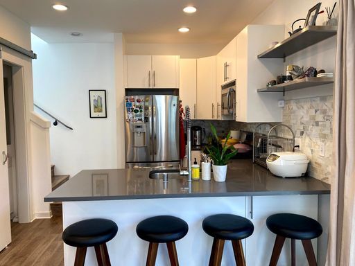 property at 811 S Cloverdale St