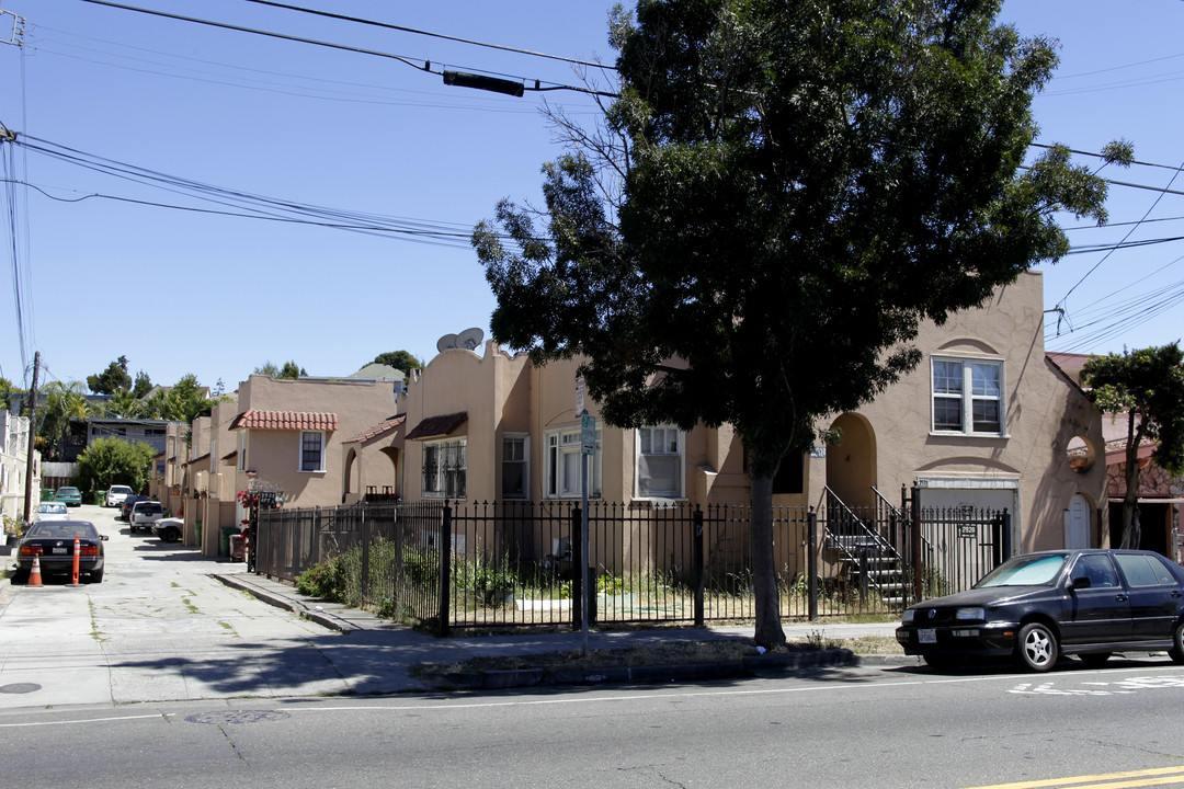 2928 Fruitvale Ave in Oakland, CA - Building Photo