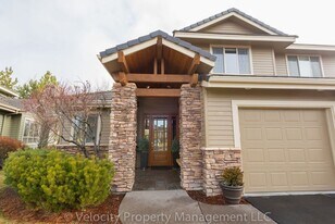 61701 Bridge Creek Loop in Bend, OR - Building Photo