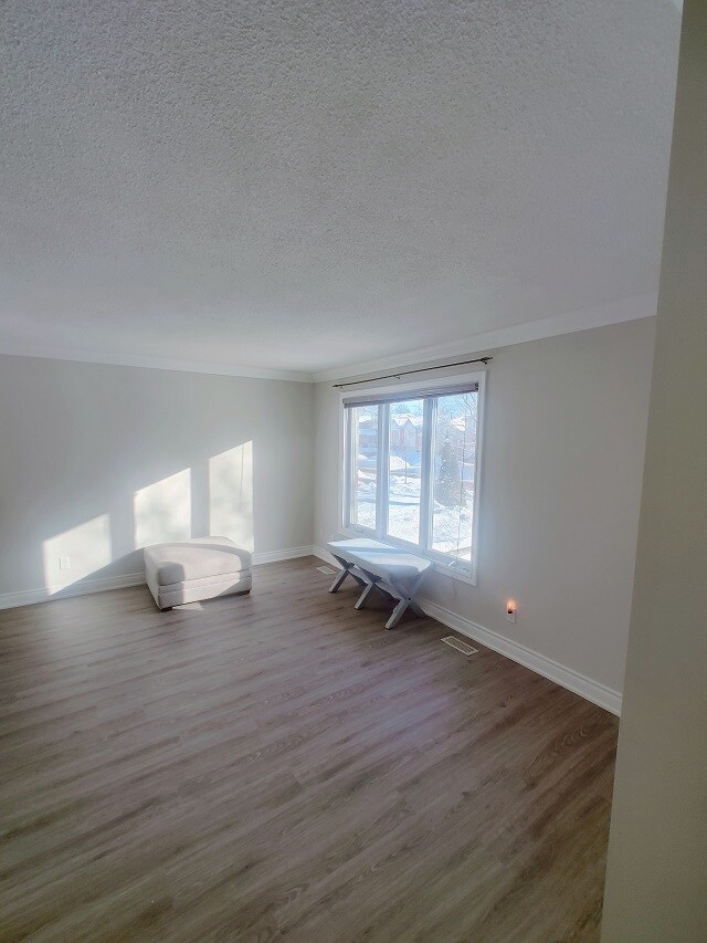972 Killarney Crescent in Kingston, ON - Building Photo - Building Photo