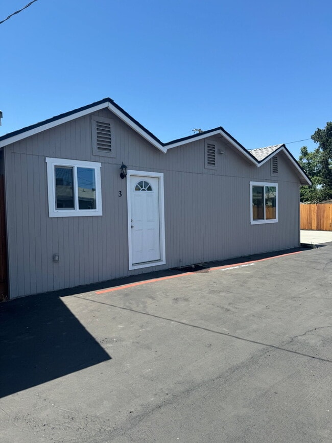 1855 D St in Merced, CA - Building Photo - Building Photo
