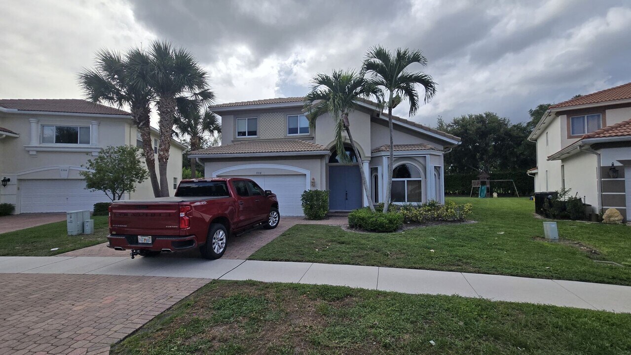 9310 Silver Glen Way in Wellington, FL - Building Photo