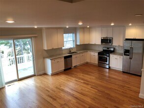 43 Ellsworth Ave in Harrison, NY - Building Photo - Building Photo