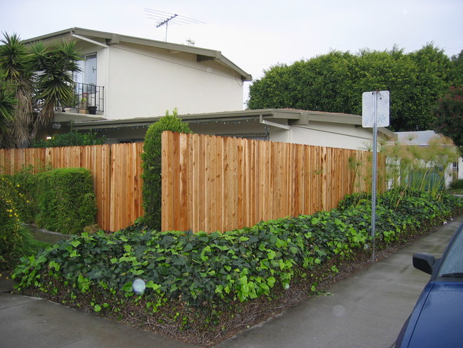 8621 Birchbark Ave in Downey, CA - Foto de edificio - Building Photo