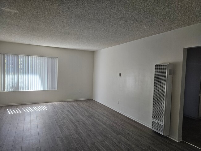 2232 E Lenita Ln, Unit K in Santa Ana, CA - Building Photo - Building Photo