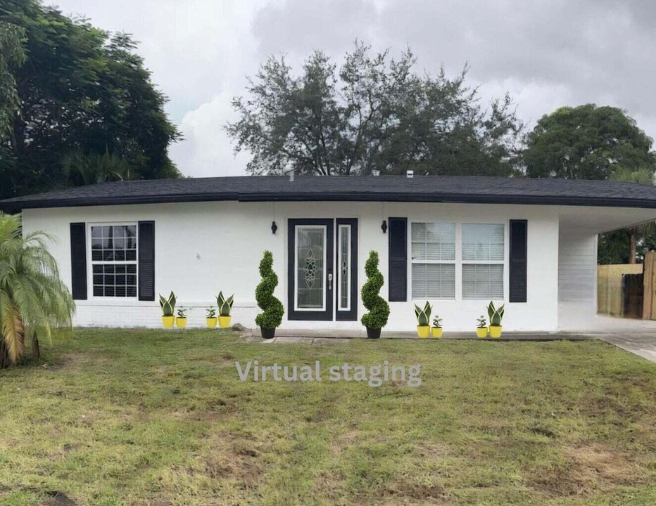 402 NE Armory Cir in Port St. Lucie, FL - Building Photo