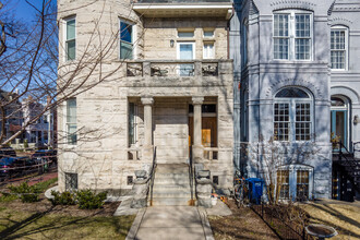 1000 E Capitol St NE in Washington, DC - Building Photo - Building Photo