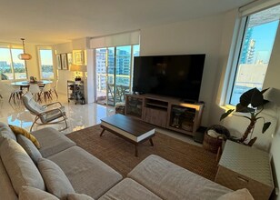 5900 Collins Ave, Unit 1008 in Miami Beach, FL - Building Photo - Building Photo