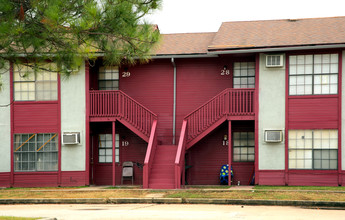 42 West Apartments in Sapulpa, OK - Building Photo - Building Photo