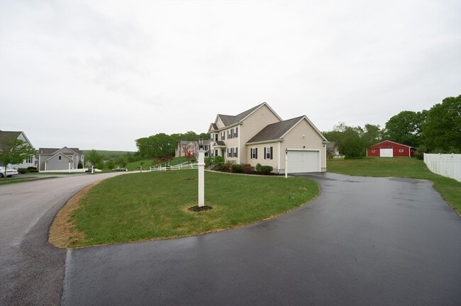 7 Willow Brook Ln in Blackstone, MA - Building Photo - Building Photo