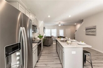 Room in Townhome on Shaffer Ct, Unit 2007 in Union City, GA - Foto de edificio - Building Photo