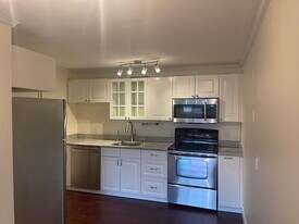 276 Corey Rd, Unit 33 Apartamentos