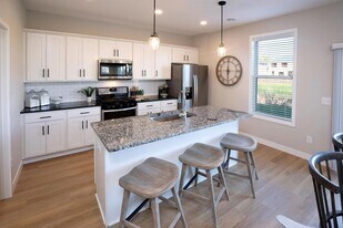 5043 Lambert Ave NE, Unit 04-4312 in Albertville, MN - Building Photo