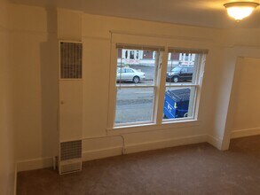 505 SE Lyon St in Albany, OR - Building Photo - Building Photo