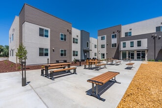Mosa Apartments in Elk Grove, CA - Building Photo - Building Photo