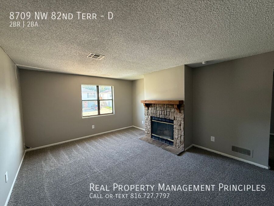 8709 NW 82 Terrace in Kansas City, MO - Building Photo
