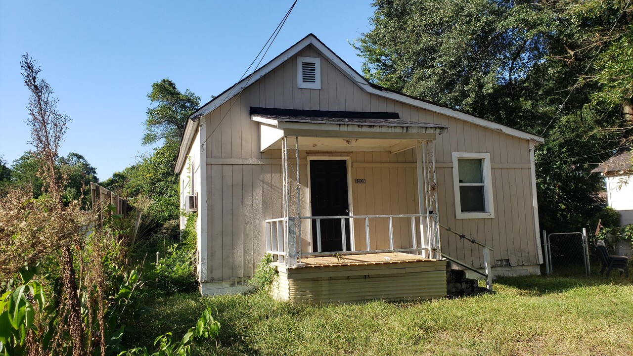 2009 Walker St in Augusta, GA - Building Photo