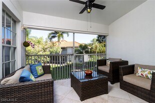 2585 Old Groves Rd in Naples, FL - Building Photo