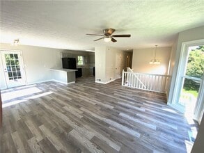 109 Indian Trail Dr in Powder Springs, GA - Building Photo - Building Photo